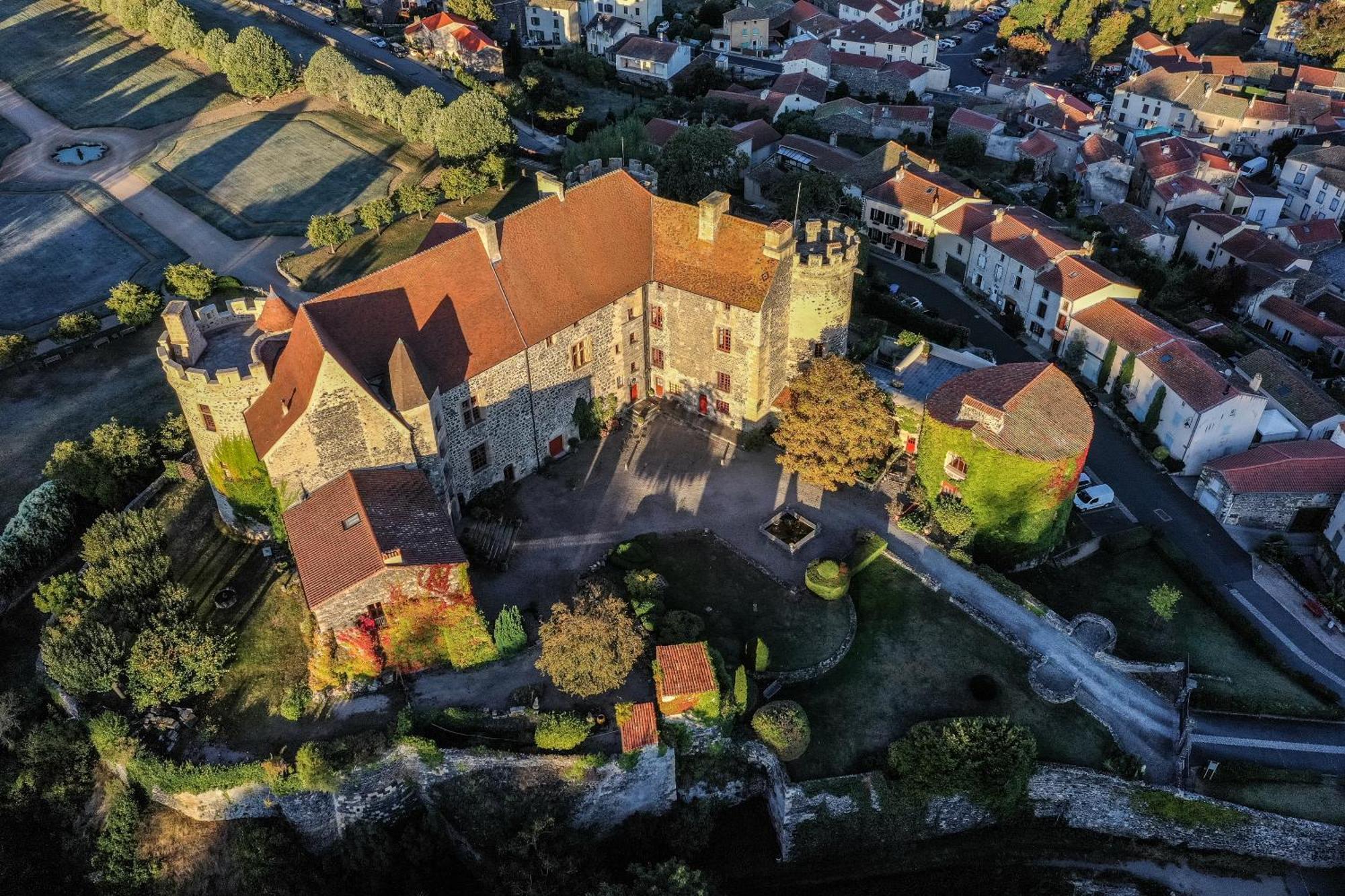 Chateau Royal De Saint-Saturnin Экстерьер фото